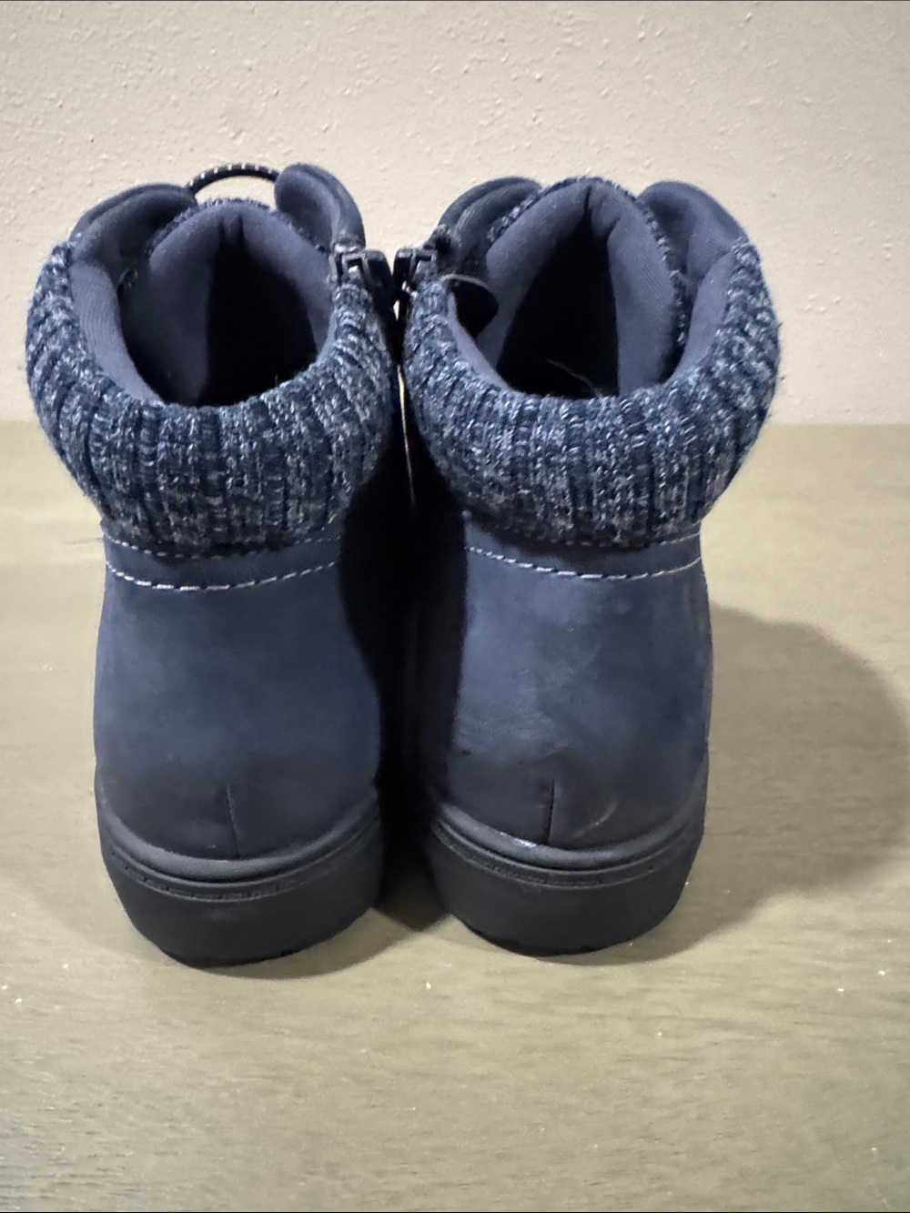 Clarks Navy Zipper Ankle Booties size 8.5 - Picture 5 of 8